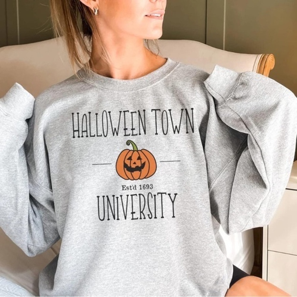 Halloween Town University Size Large (8/10) Gray Sweatshirt 100% Polyester NWOT